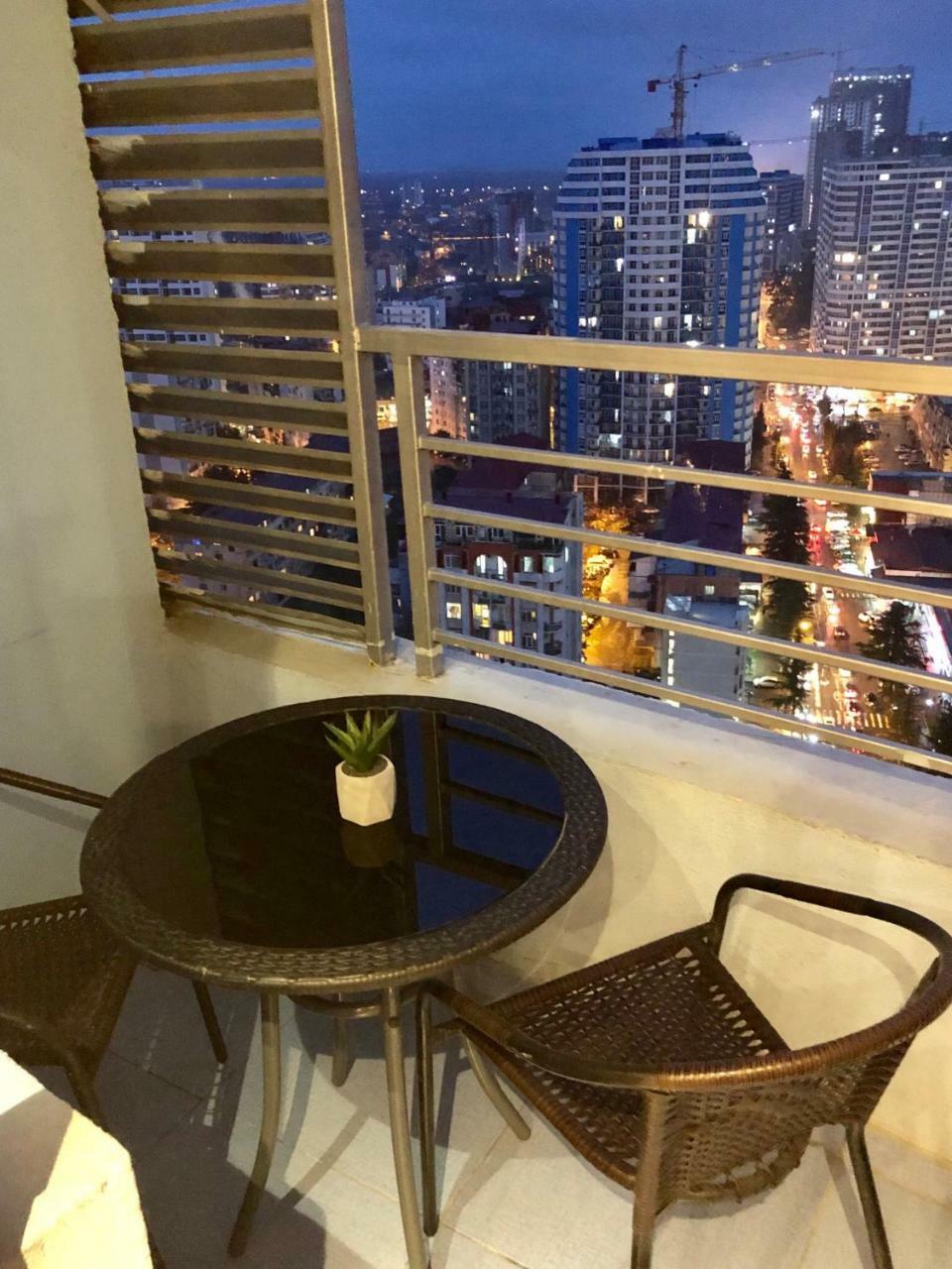באטומי Cozy Bright Apartment With Amazing Sea View מראה חיצוני תמונה